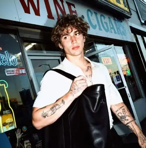 6686体育官网钻石作者魔女卟哭