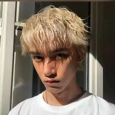 6686体育官网钻石作者短发情长