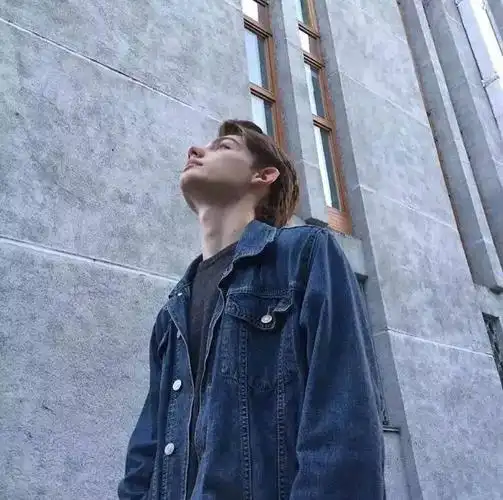 6686体育官网官方作者Avery