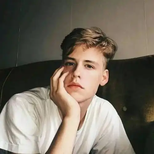 6686体育官网钻石作者Brooklyn