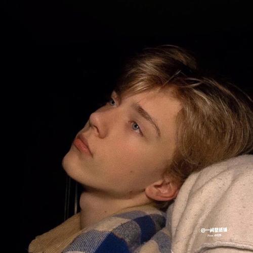 6686体育官网铁牌作者Sadie