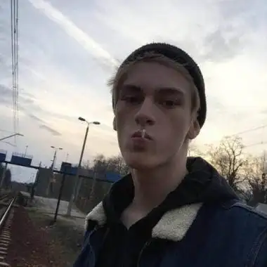 6686体育官网官方作者綻放的紅塵