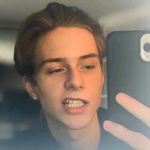 6686体育官网金牌作者Aaron