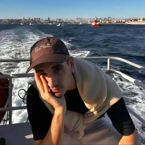 6686体育官网铜牌作者Sadie