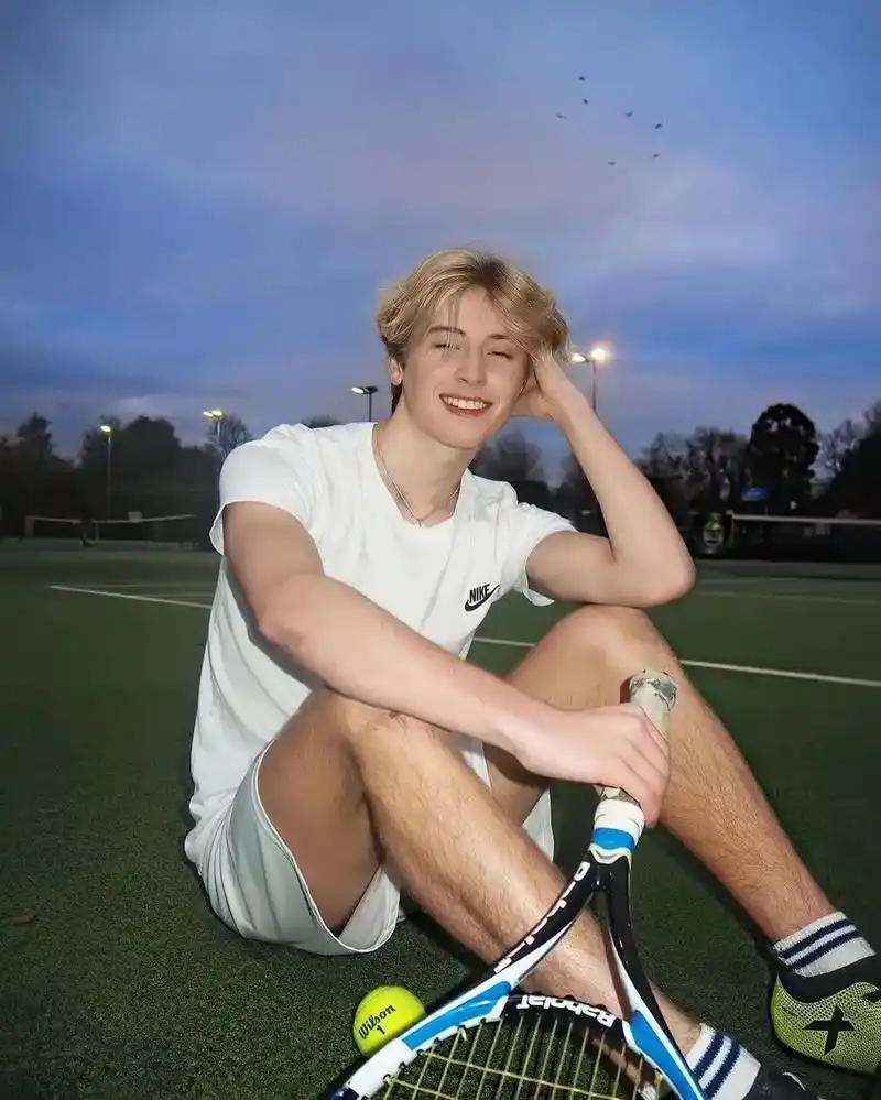 6686体育官网铁牌作者Harriet