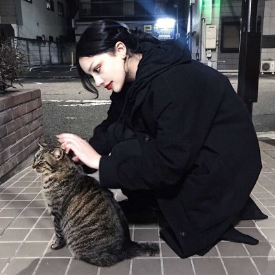 6686体育官网铁牌作者Adrian