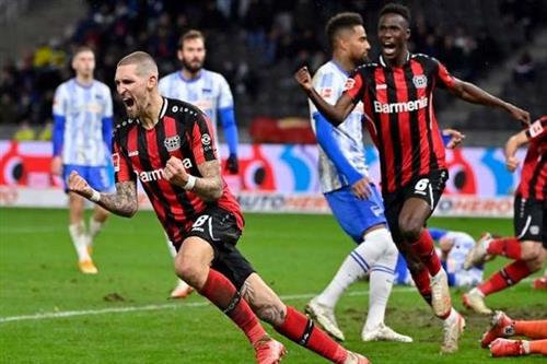 B. 勒沃库森 vs 柏林赫塔