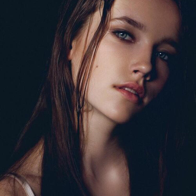 6686体育铁牌作者Hazel